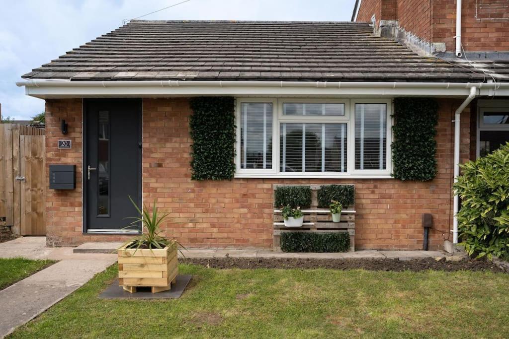 Bungalow In Keynsham Exteriör bild