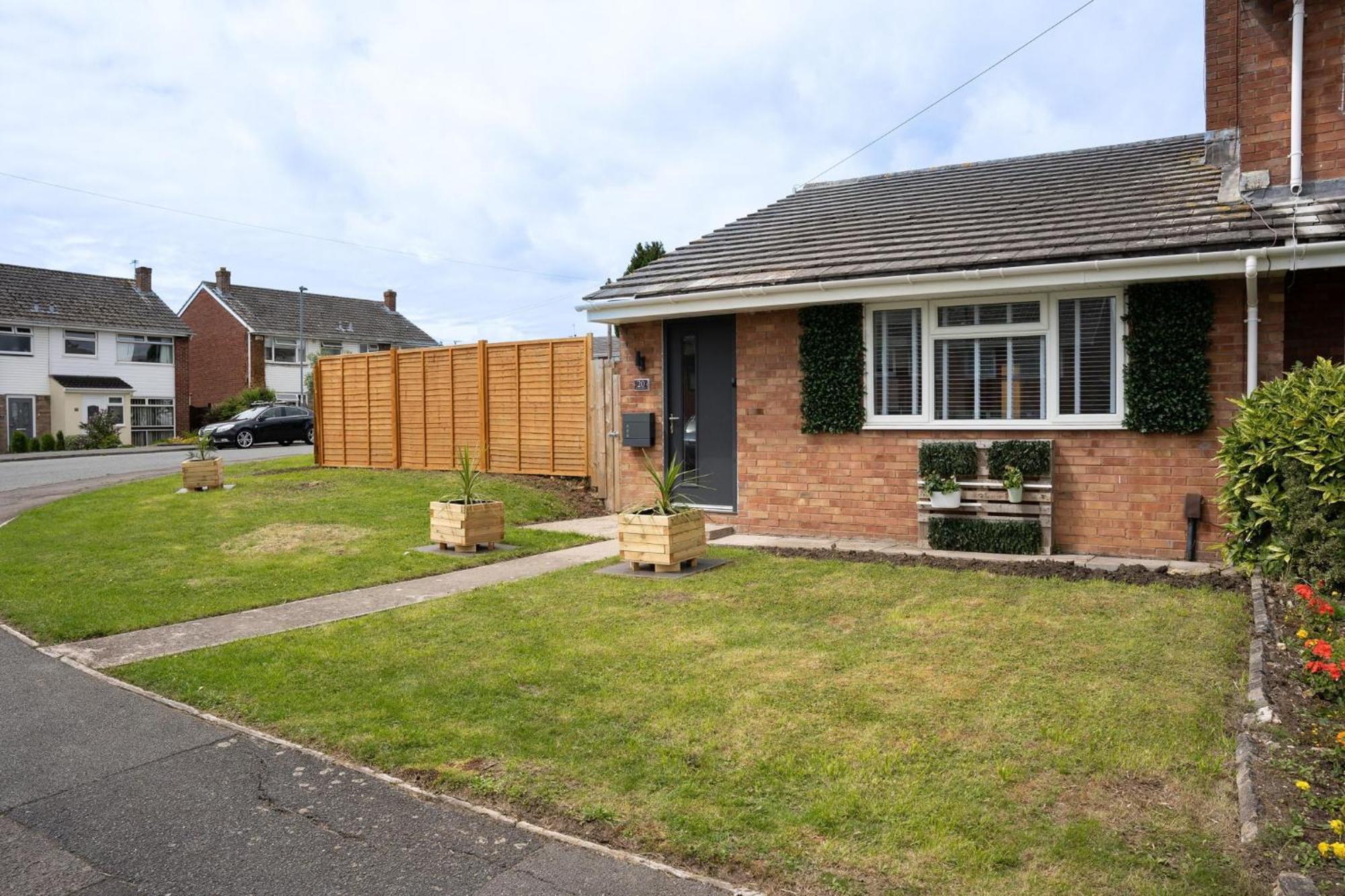 Bungalow In Keynsham Exteriör bild